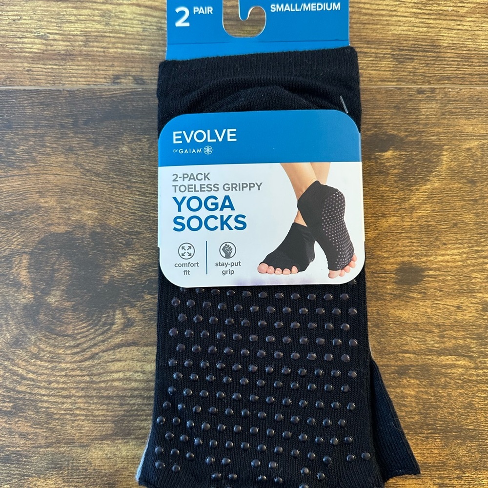 New Gaiam Evolve 2-Pack Toeless Grippy Yoga Socks, SM/M, Black And Grey